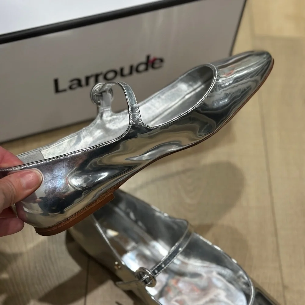 Larroude Blair Ballet Flat In Silver Specchio size 7.5. Preowned in box - Picture 9 of 10